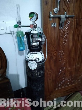 Oxygen cylinder